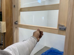 上げ下げ扉　薬品検査