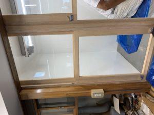 上げ下げ扉　薬品検査